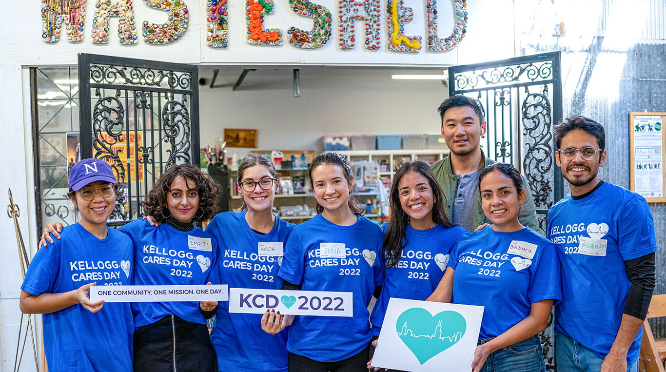Students volunteering during Kellogg Cares Day 2022